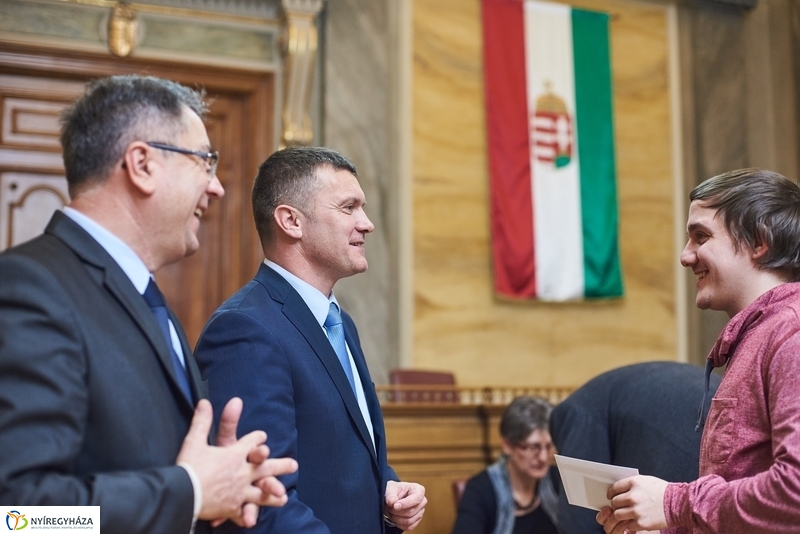 Támogatás rászoruló hallgatóknak 20181218