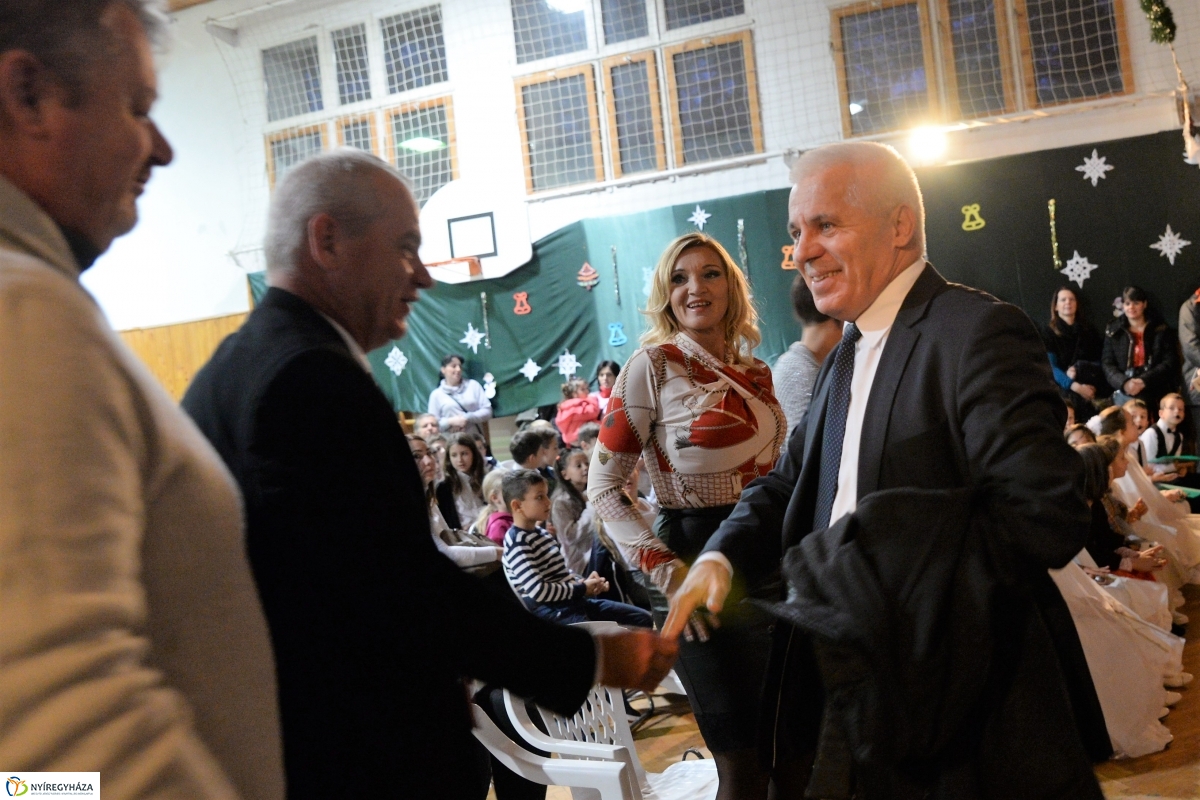 Generációk karácsonya Sóstóhegyen - fotó Trifonov Éva