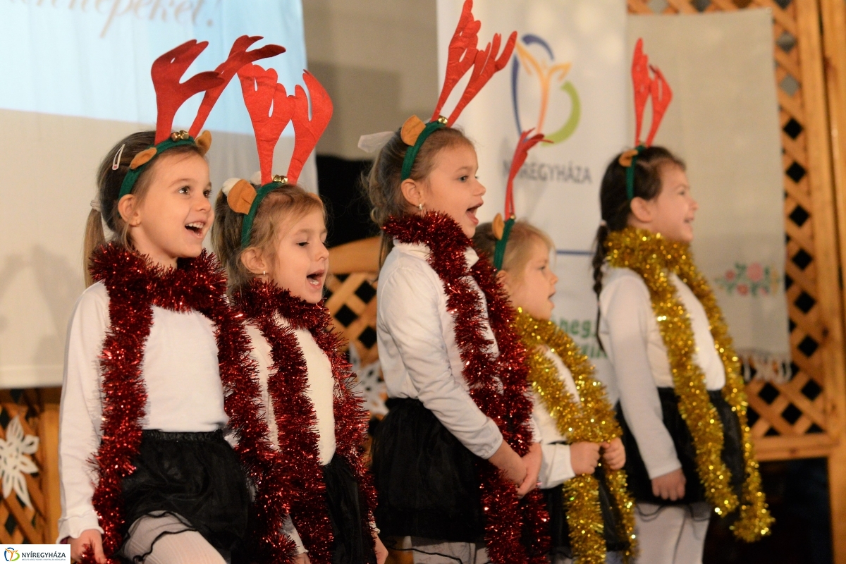 Generációk karácsonya Sóstóhegyen - fotó Trifonov Éva