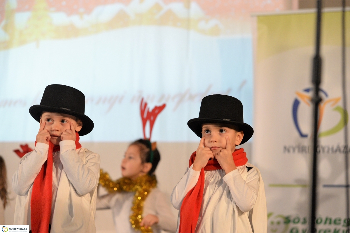 Generációk karácsonya Sóstóhegyen - fotó Trifonov Éva