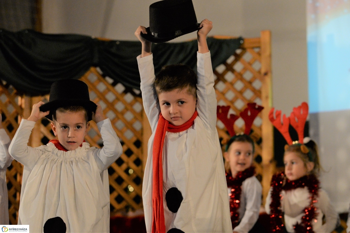 Generációk karácsonya Sóstóhegyen - fotó Trifonov Éva