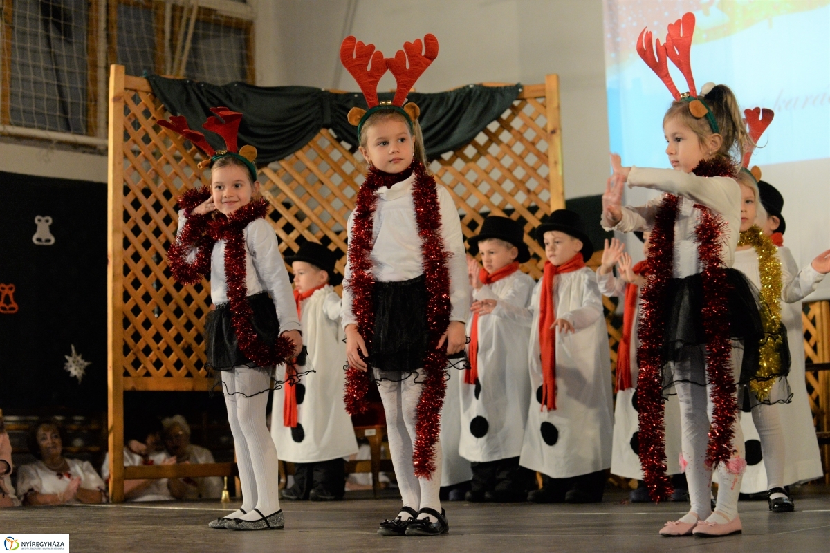 Generációk karácsonya Sóstóhegyen - fotó Trifonov Éva