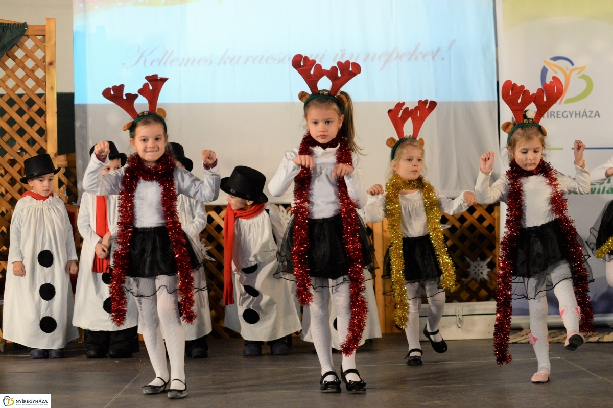 Generációk karácsonya Sóstóhegyen - fotó Trifonov Éva