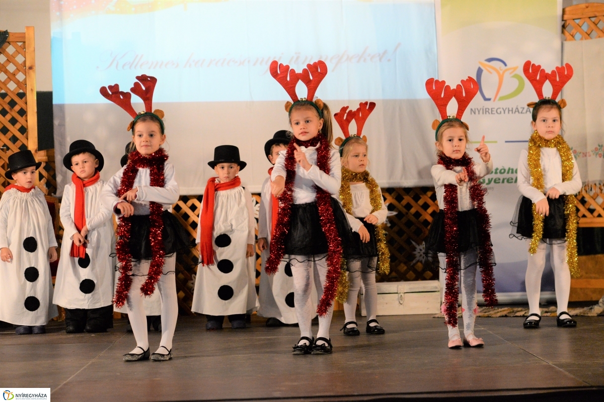 Generációk karácsonya Sóstóhegyen - fotó Trifonov Éva