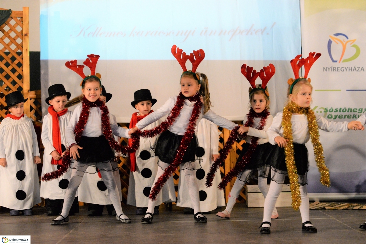 Generációk karácsonya Sóstóhegyen - fotó Trifonov Éva