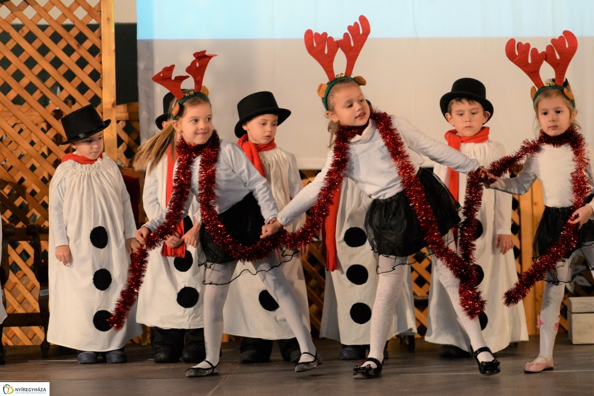 Generációk karácsonya Sóstóhegyen - fotó Trifonov Éva