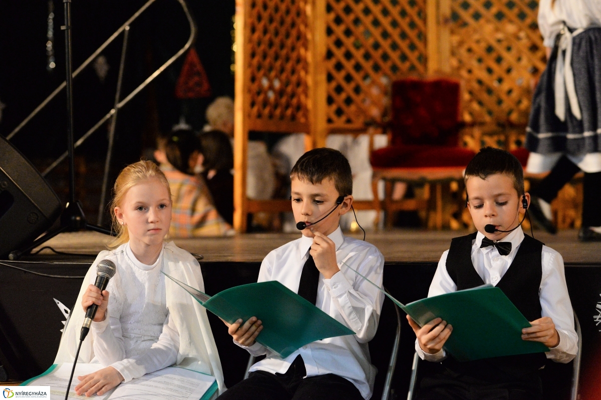 Generációk karácsonya Sóstóhegyen - fotó Trifonov Éva