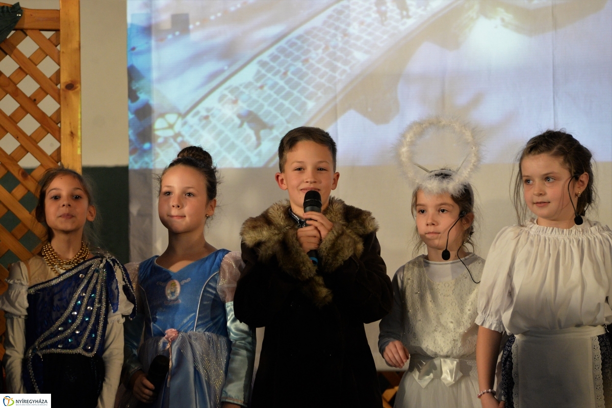 Generációk karácsonya Sóstóhegyen - fotó Trifonov Éva