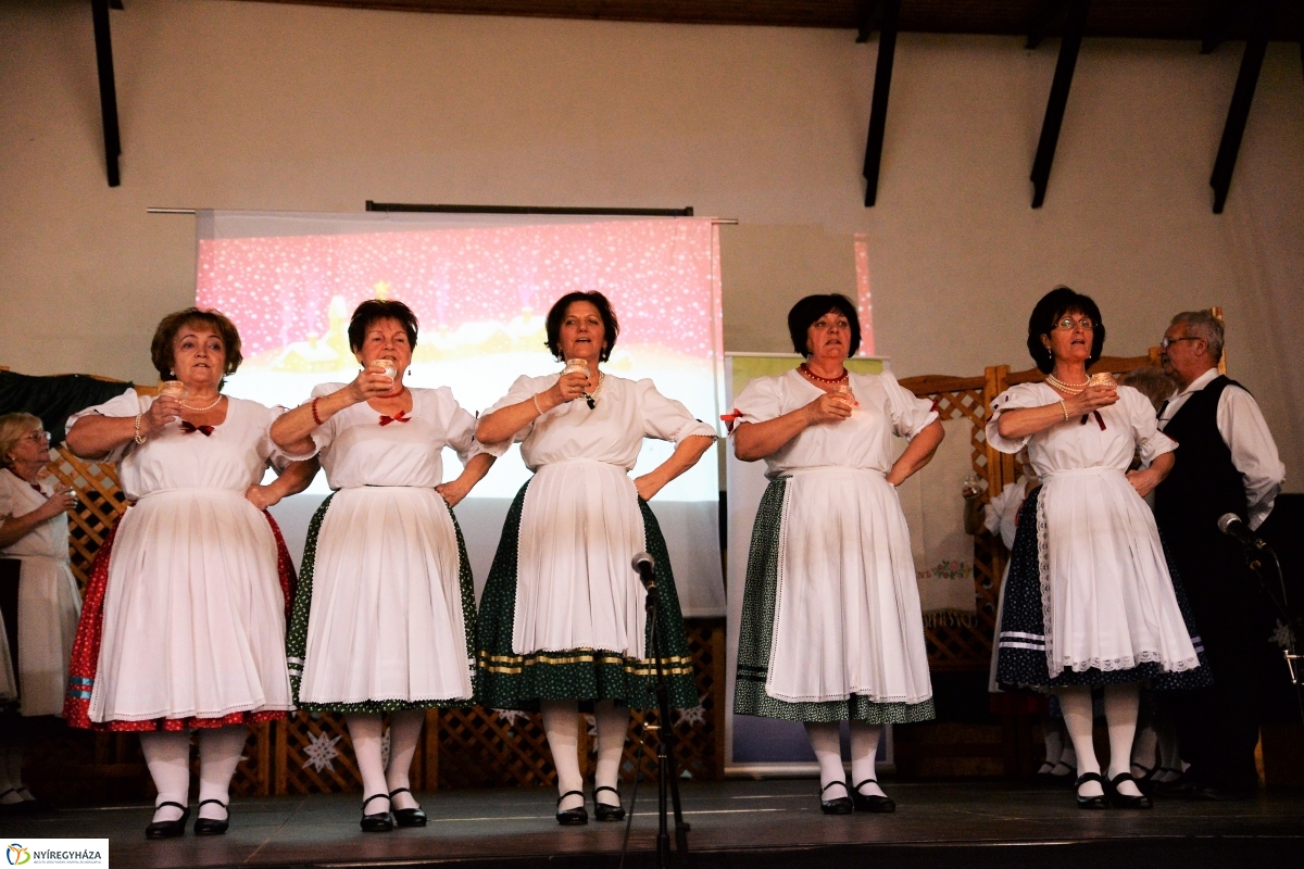 Generációk karácsonya Sóstóhegyen - fotó Trifonov Éva