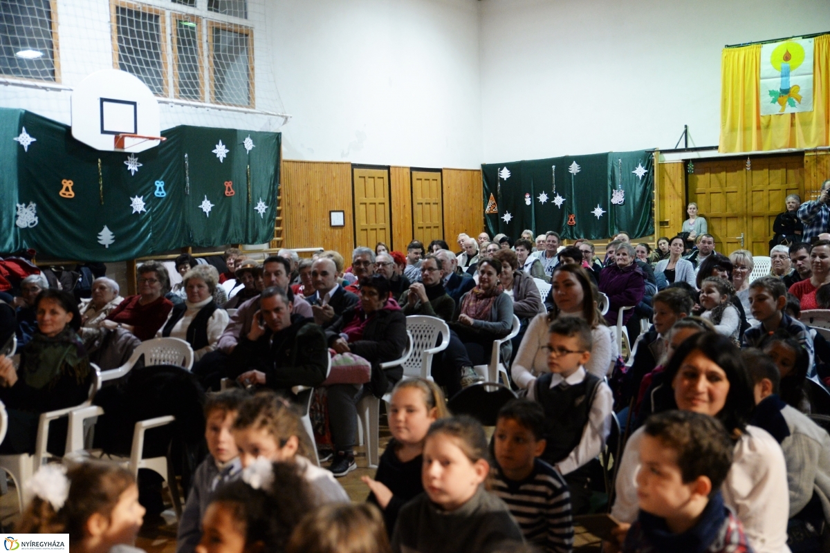 Generációk karácsonya Sóstóhegyen - fotó Trifonov Éva