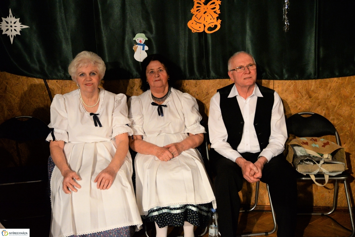 Generációk karácsonya Sóstóhegyen - fotó Trifonov Éva