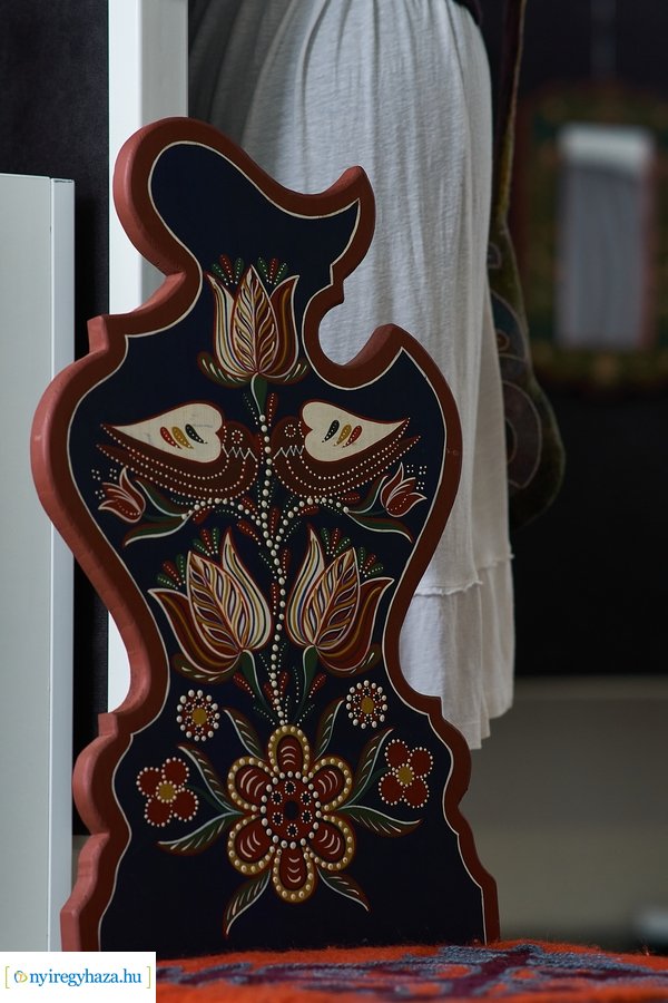 7 műfaj 1 forrás 7 alkotó kiállítás