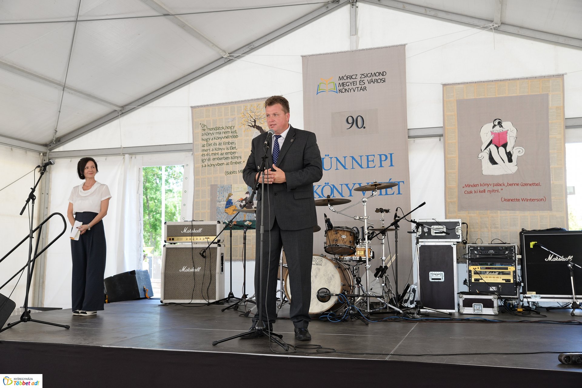 90. Ünnepi Könyvét megnyitó