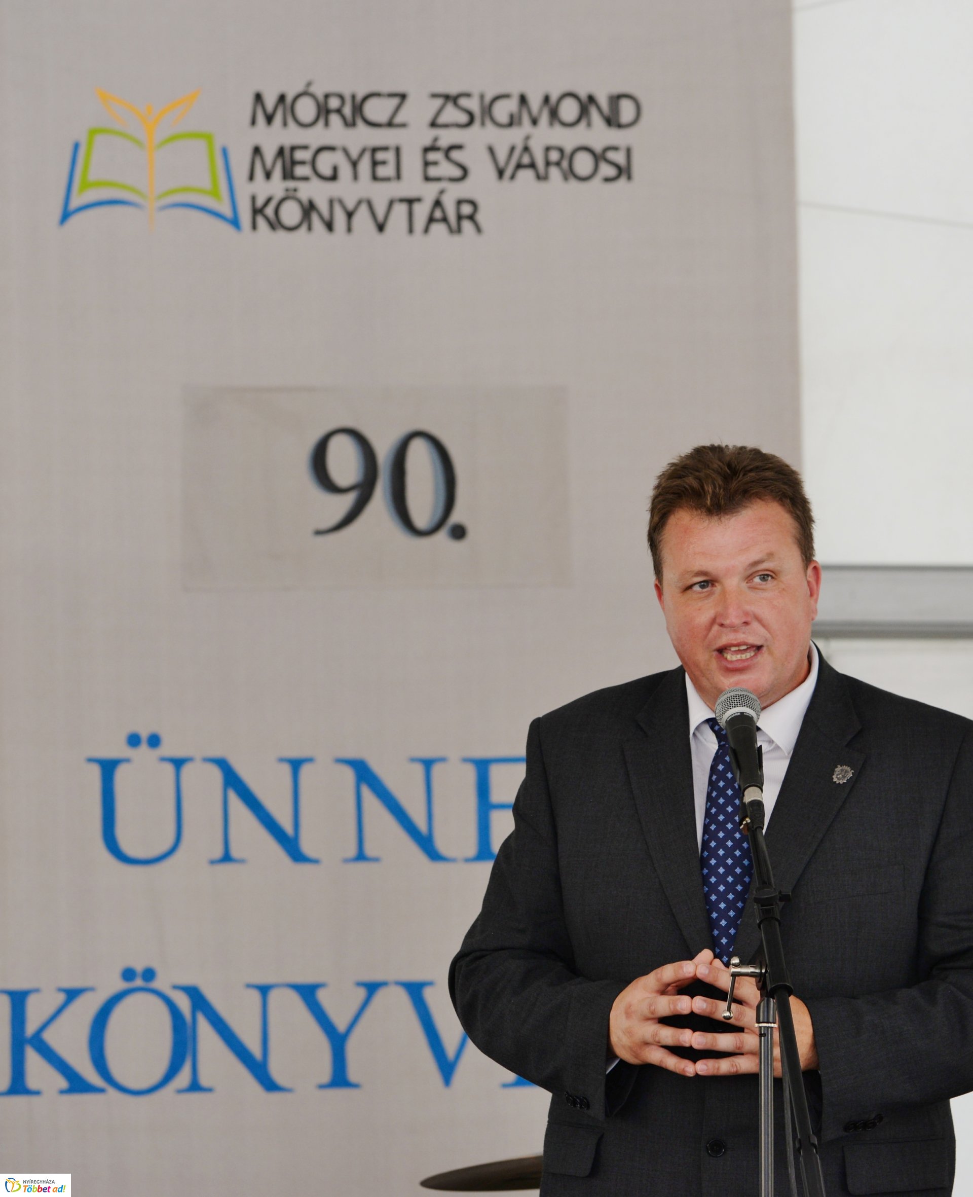 90. Ünnepi Könyvét megnyitó