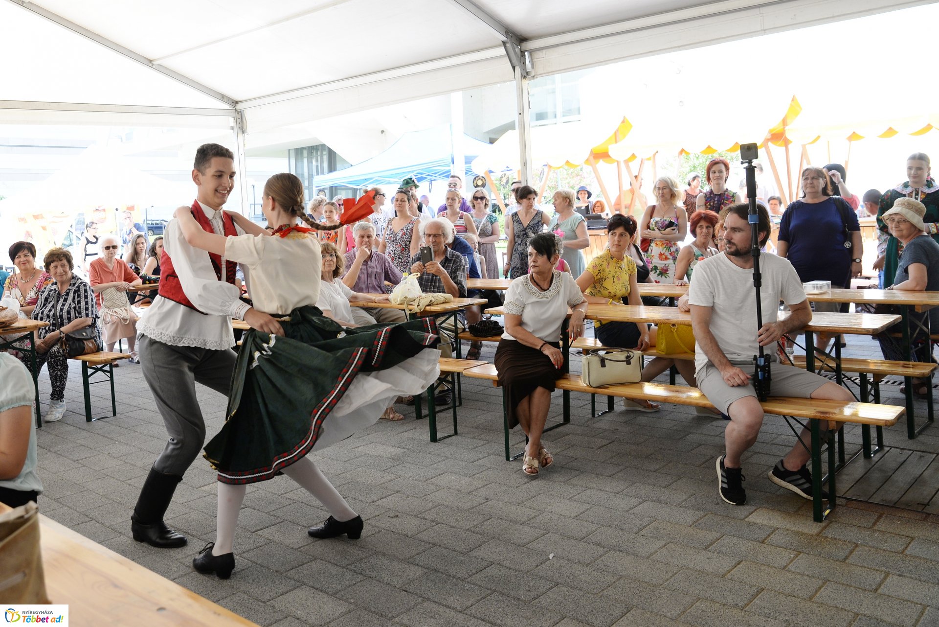 90. Ünnepi Könyvét megnyitó