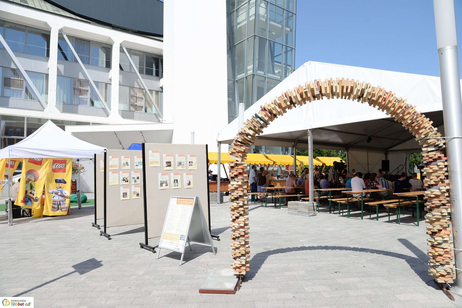 90. Ünnepi Könyvét megnyitó