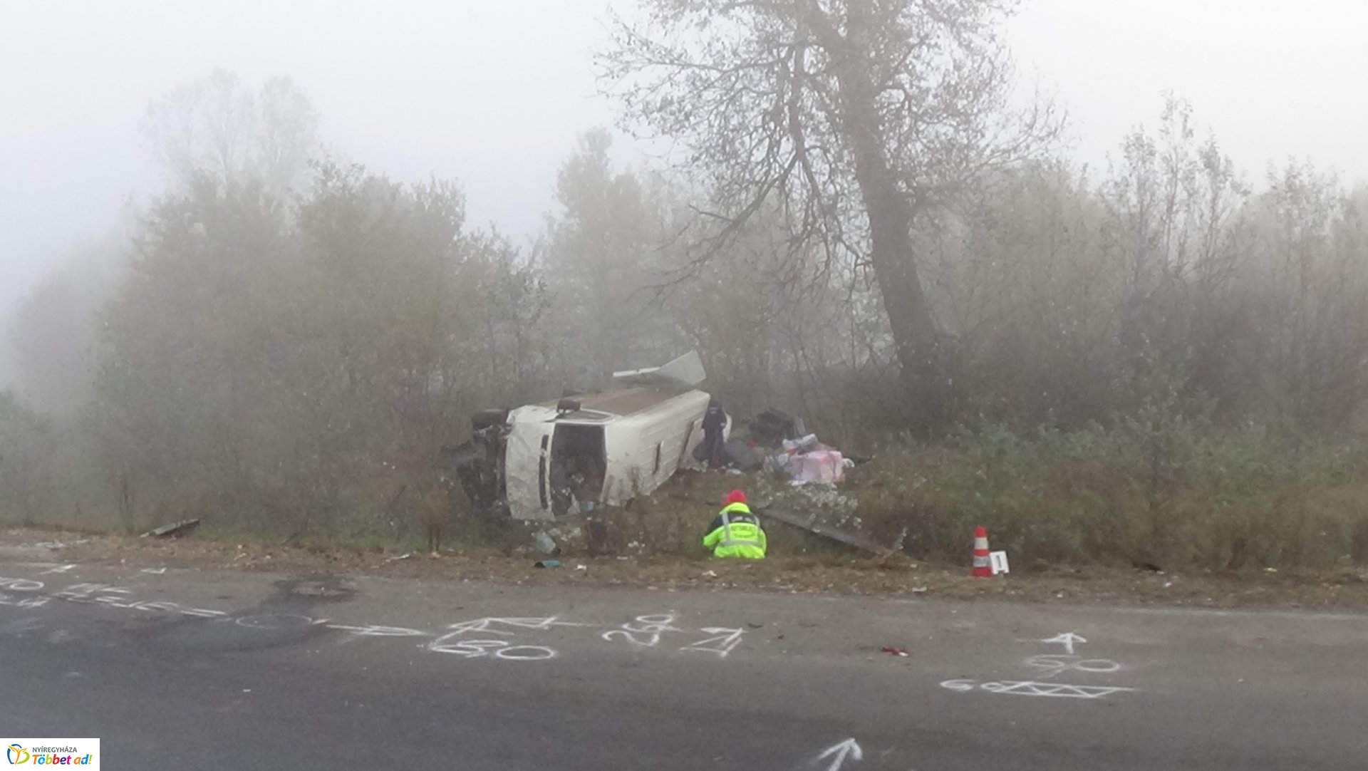 A 403-as körforgalmában történt baleset