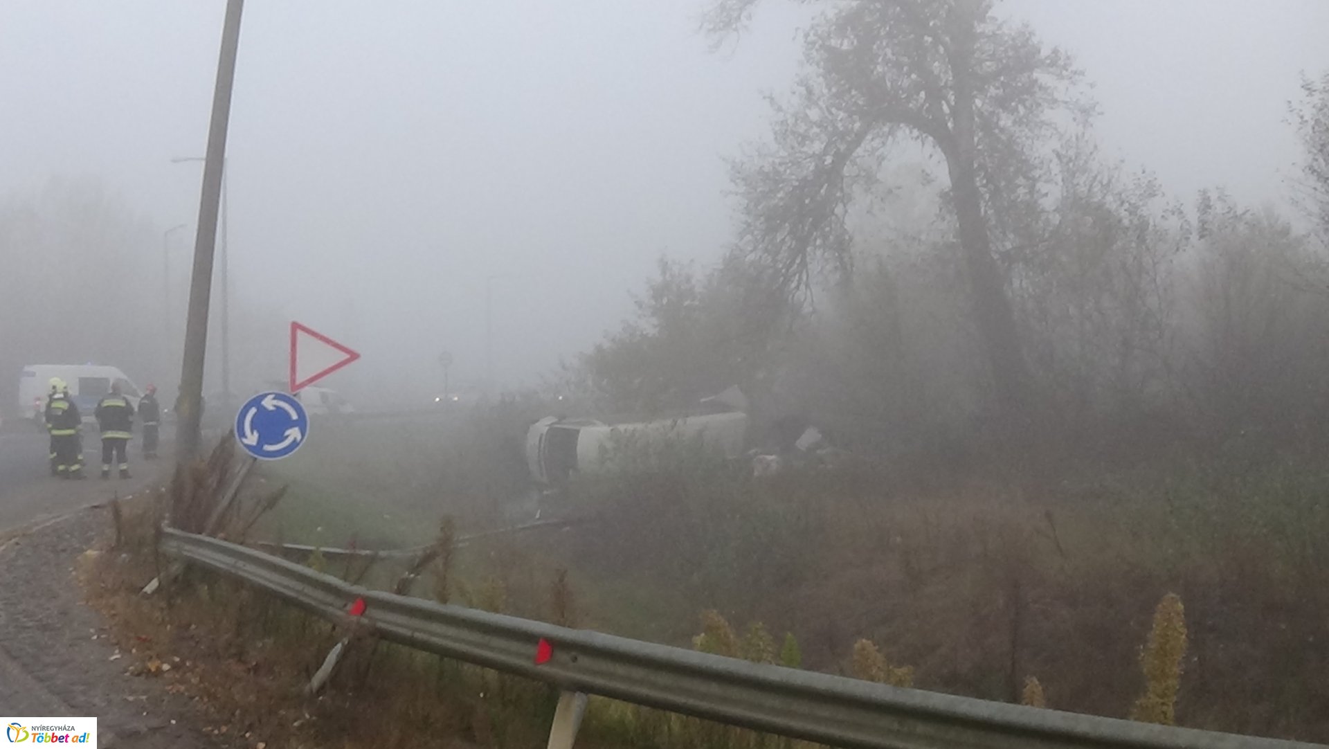 A 403-as körforgalmában történt baleset