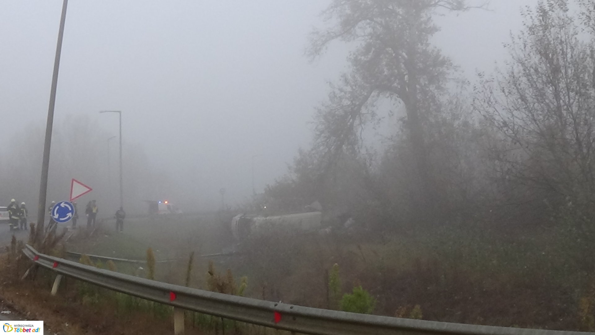 A 403-as körforgalmában történt baleset