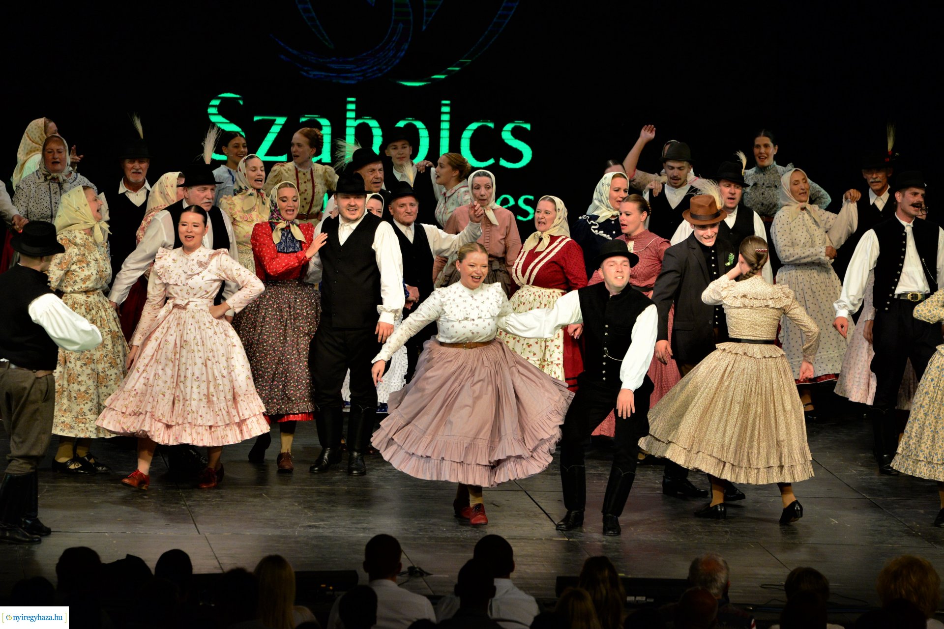A 65 éves Szabolcs Néptáncegyüttes gálaműsora