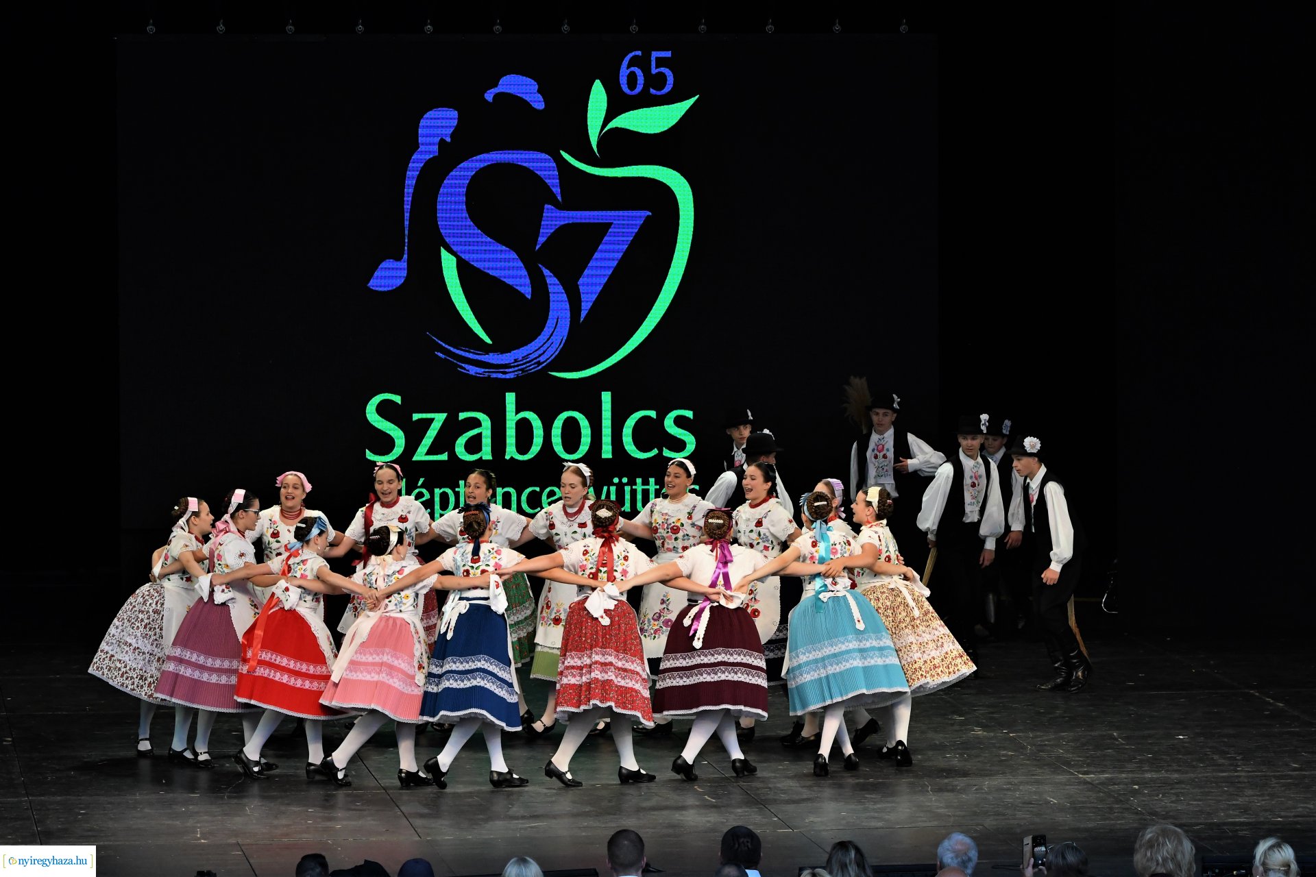 A 65 éves Szabolcs Néptáncegyüttes gálaműsora