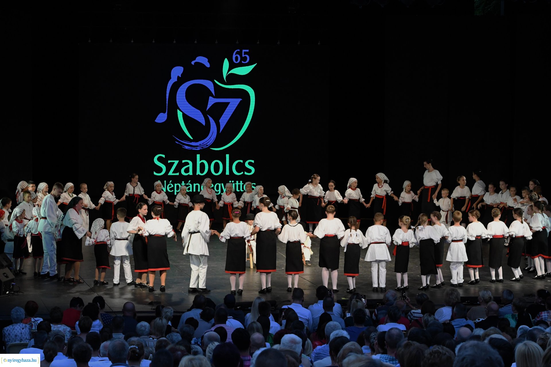 A 65 éves Szabolcs Néptáncegyüttes gálaműsora