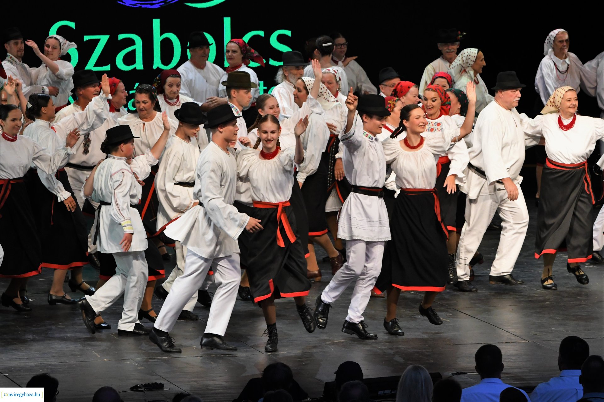 A 65 éves Szabolcs Néptáncegyüttes gálaműsora