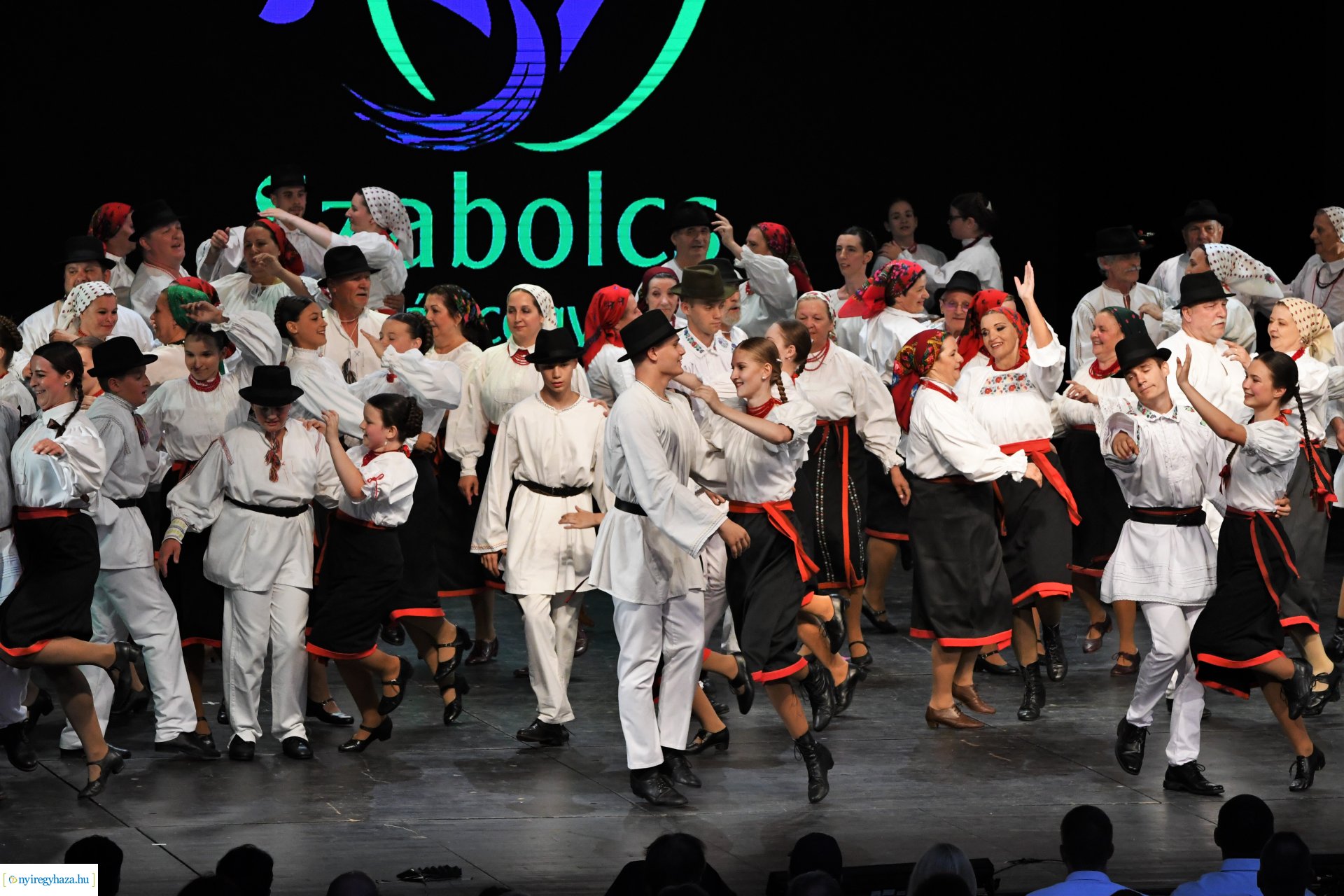 A 65 éves Szabolcs Néptáncegyüttes gálaműsora