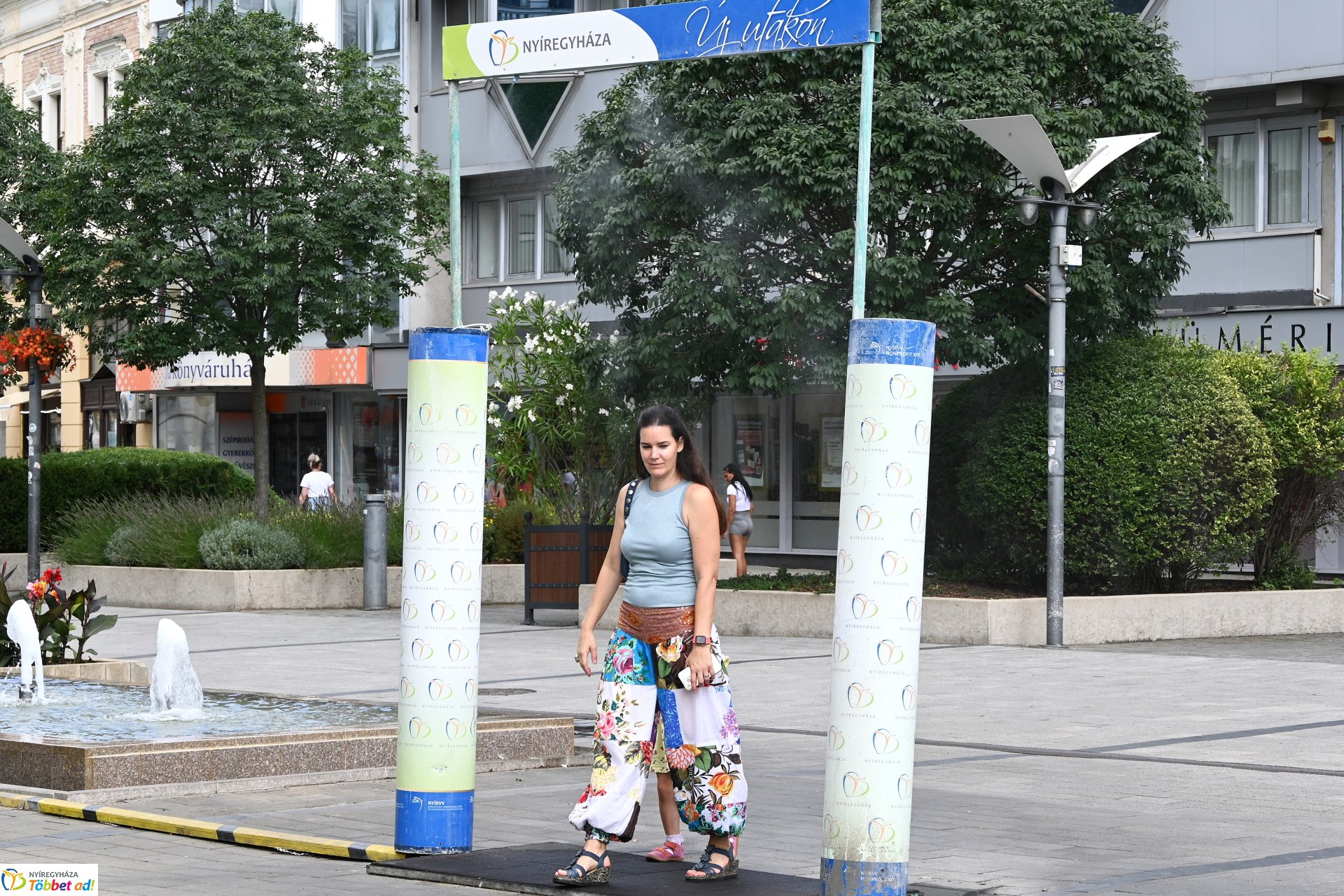 A belvárosi párakapu frissítő köddel hűsít