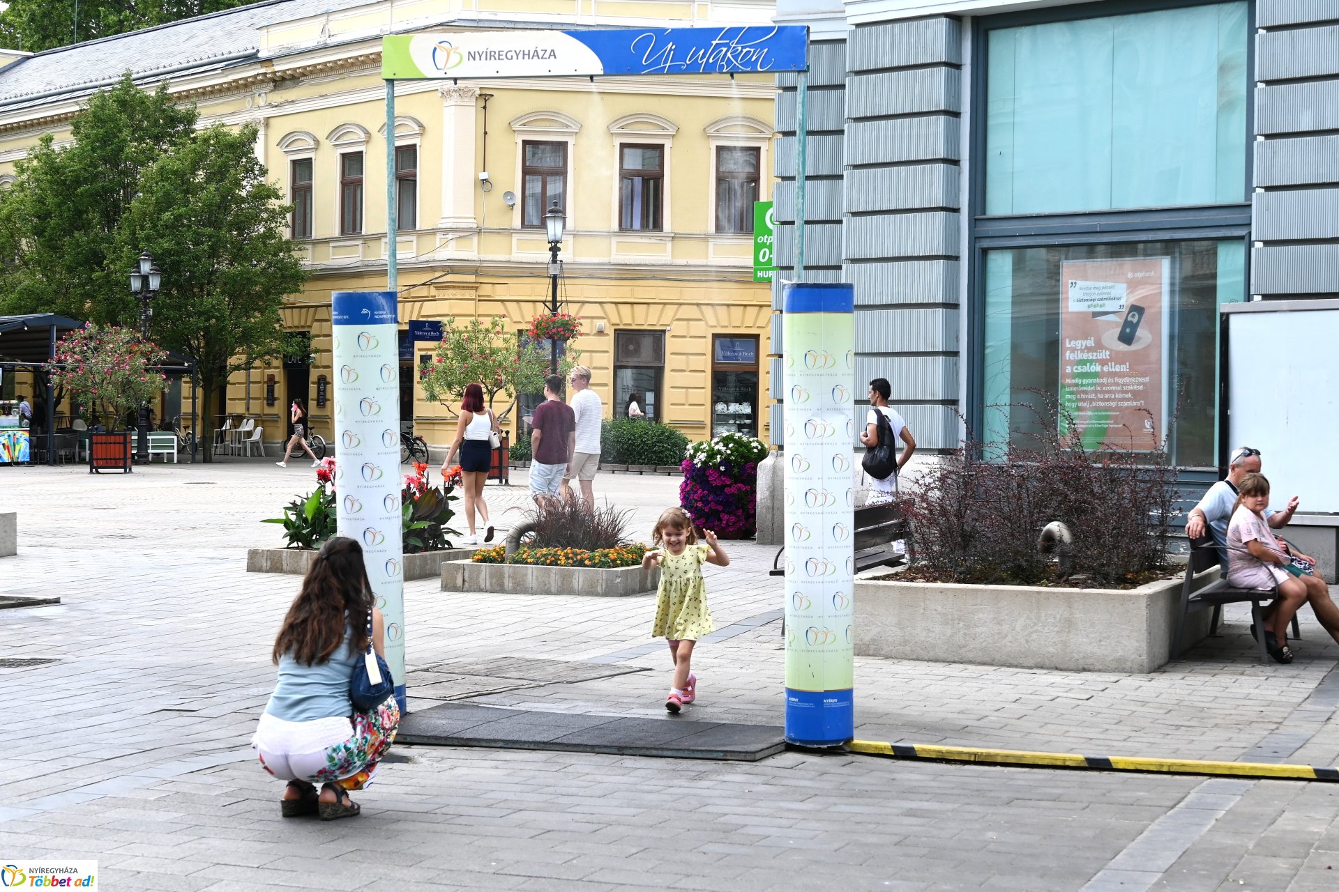 A belvárosi párakapu frissítő köddel hűsít
