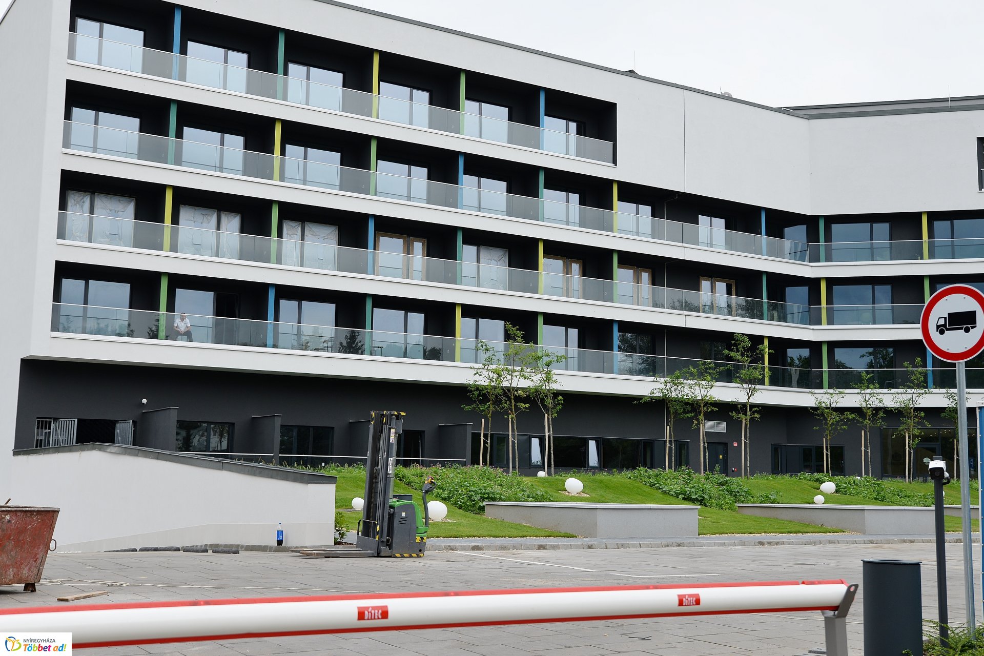 A beüzemelési időszak következik a négycsillagos sóstói szállodánál