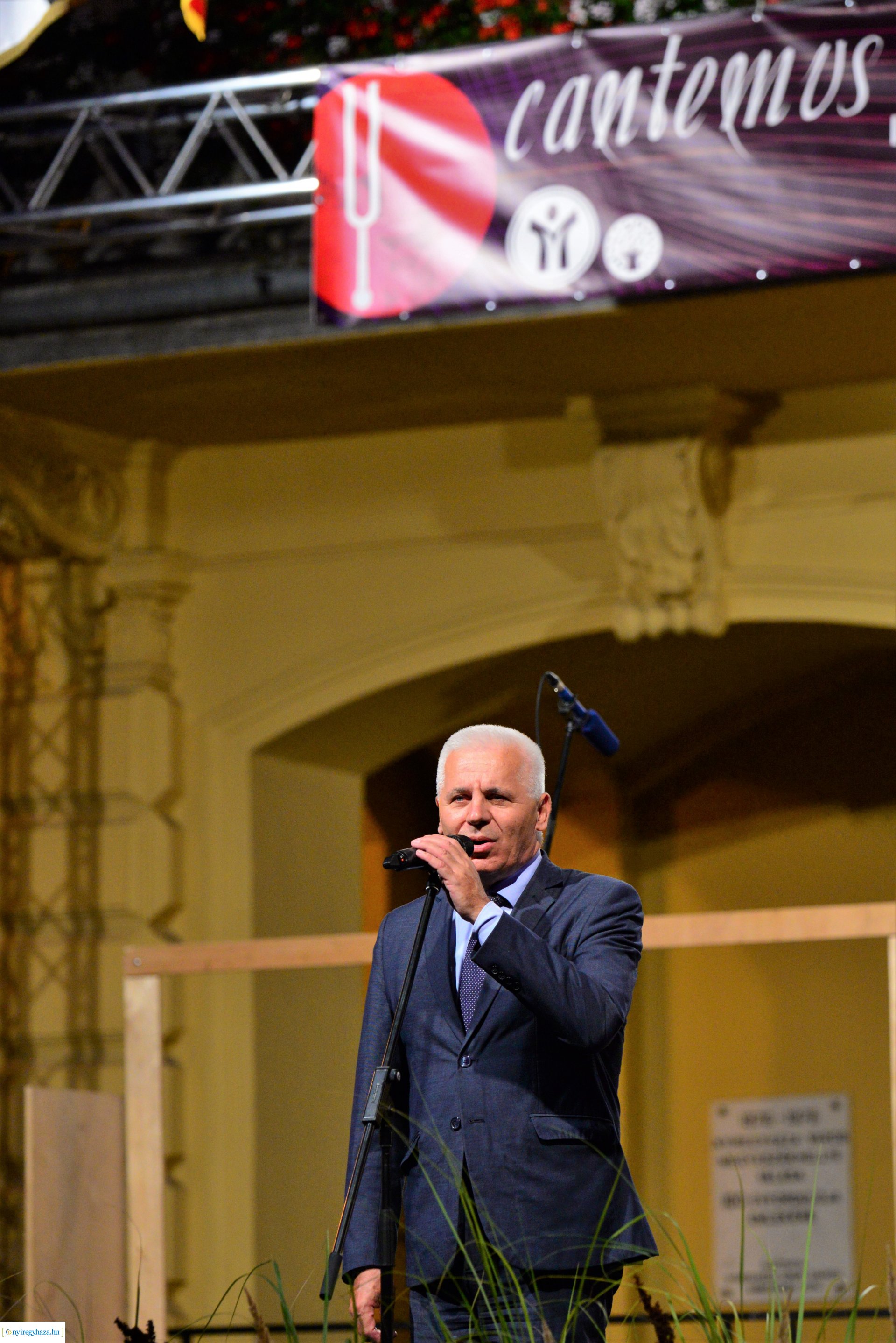 A Cantemus Nemzetközi Kórusfesztivál folklór estje a Kossuth téren