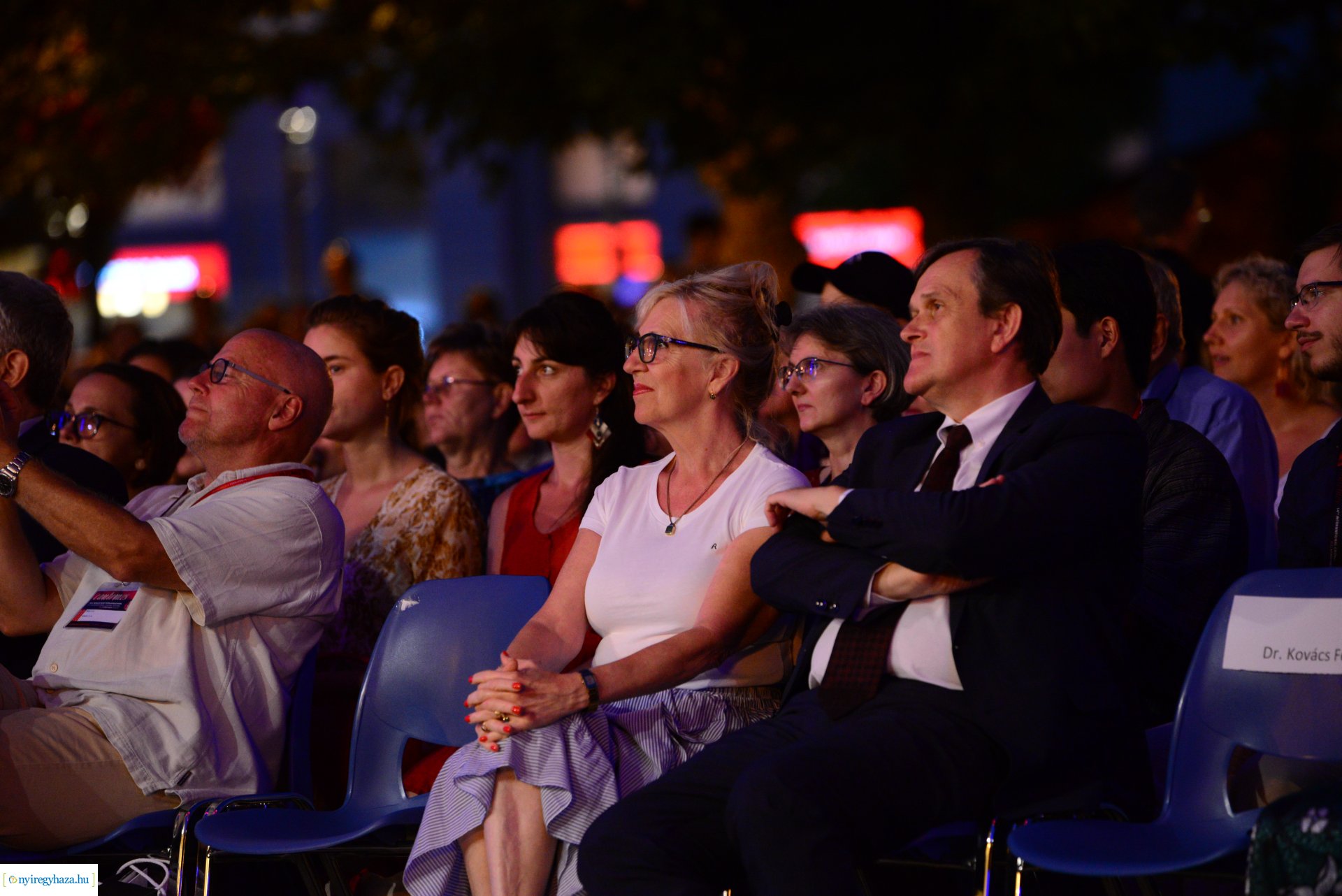 A Cantemus Nemzetközi Kórusfesztivál folklór estje a Kossuth téren