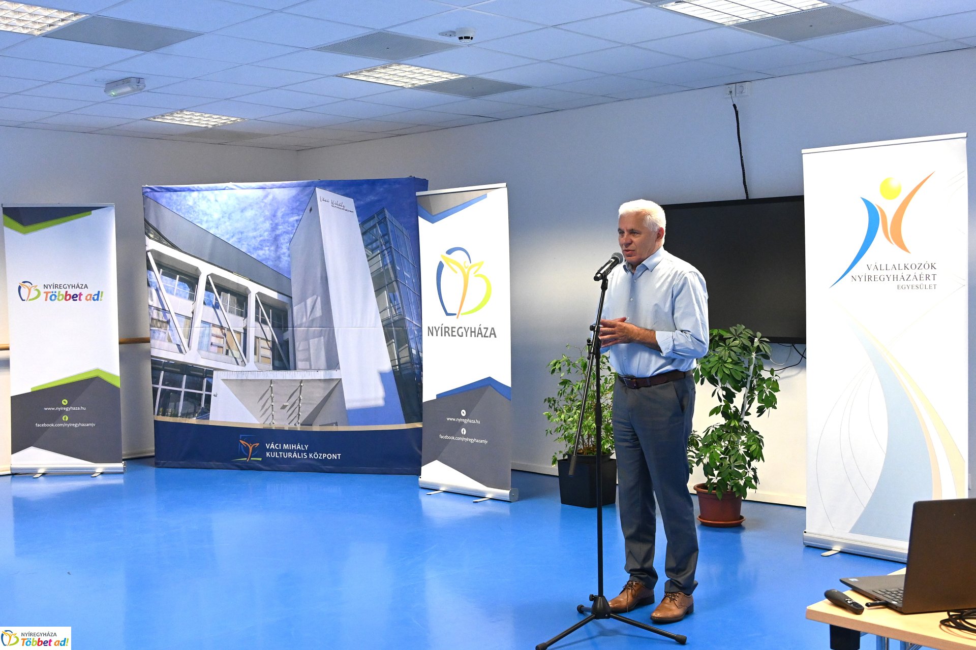 A fejlődés velünk van - gazdasági fórum a VMKK-ban