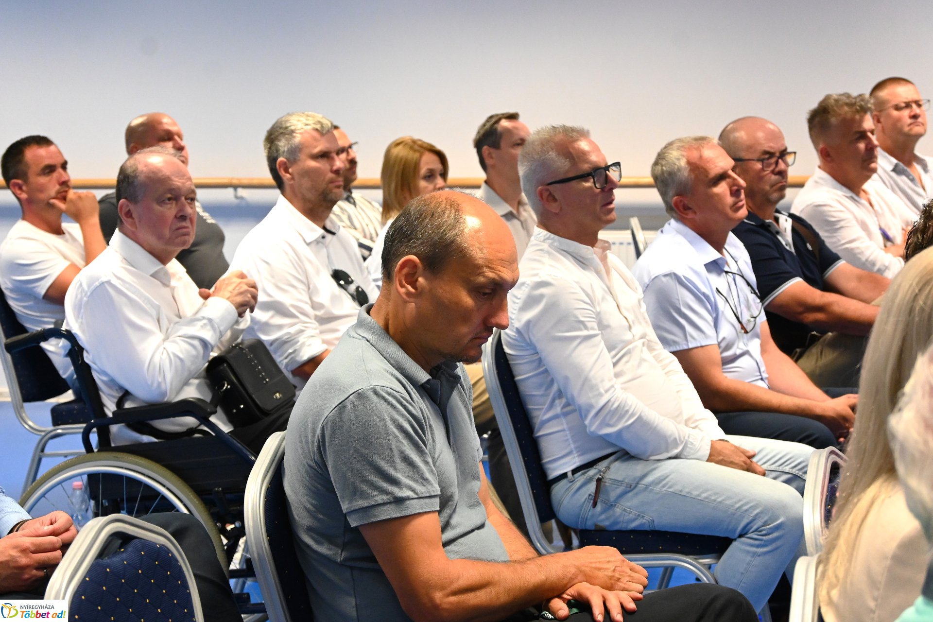 A fejlődés velünk van - gazdasági fórum a VMKK-ban