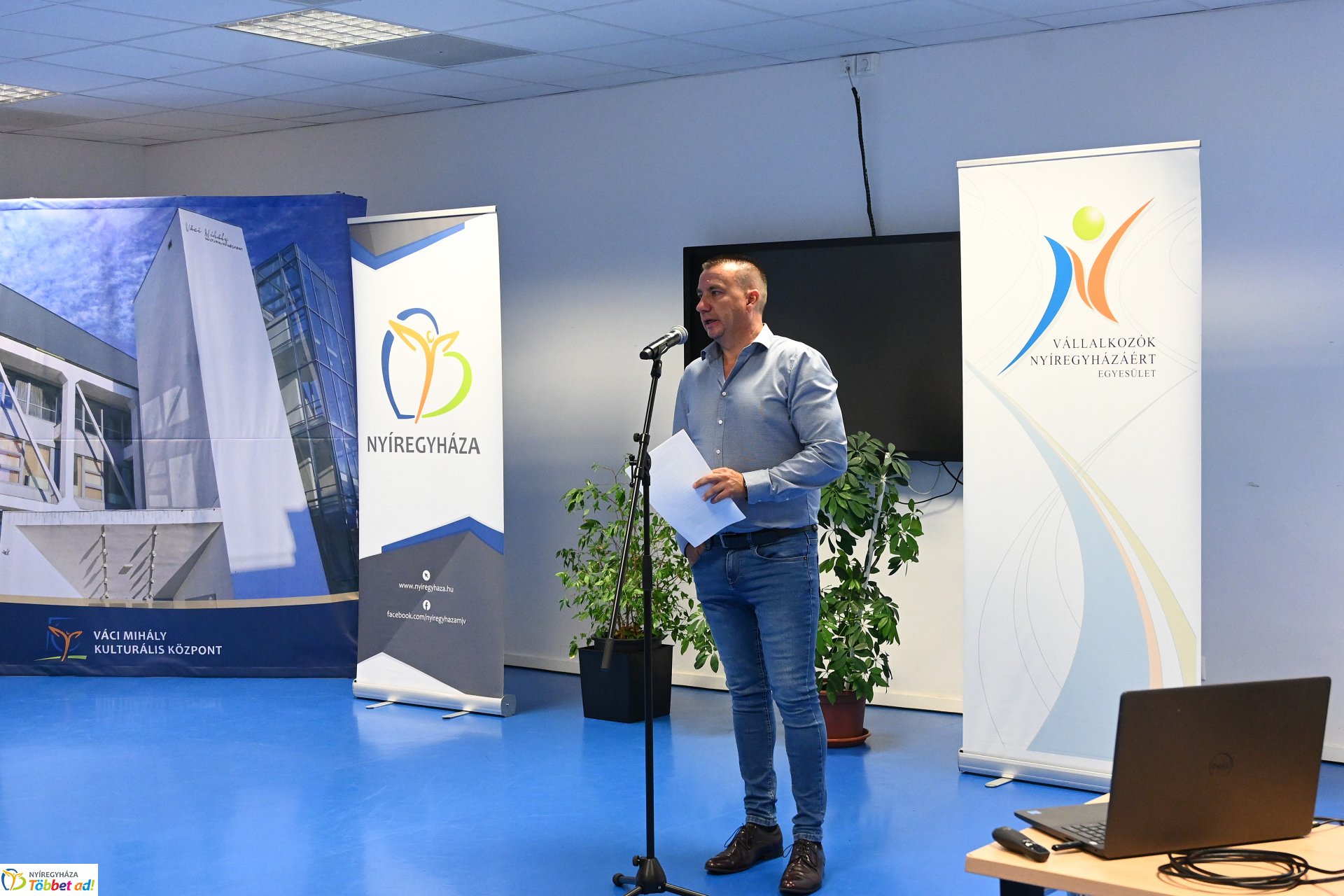 A fejlődés velünk van - gazdasági fórum a VMKK-ban