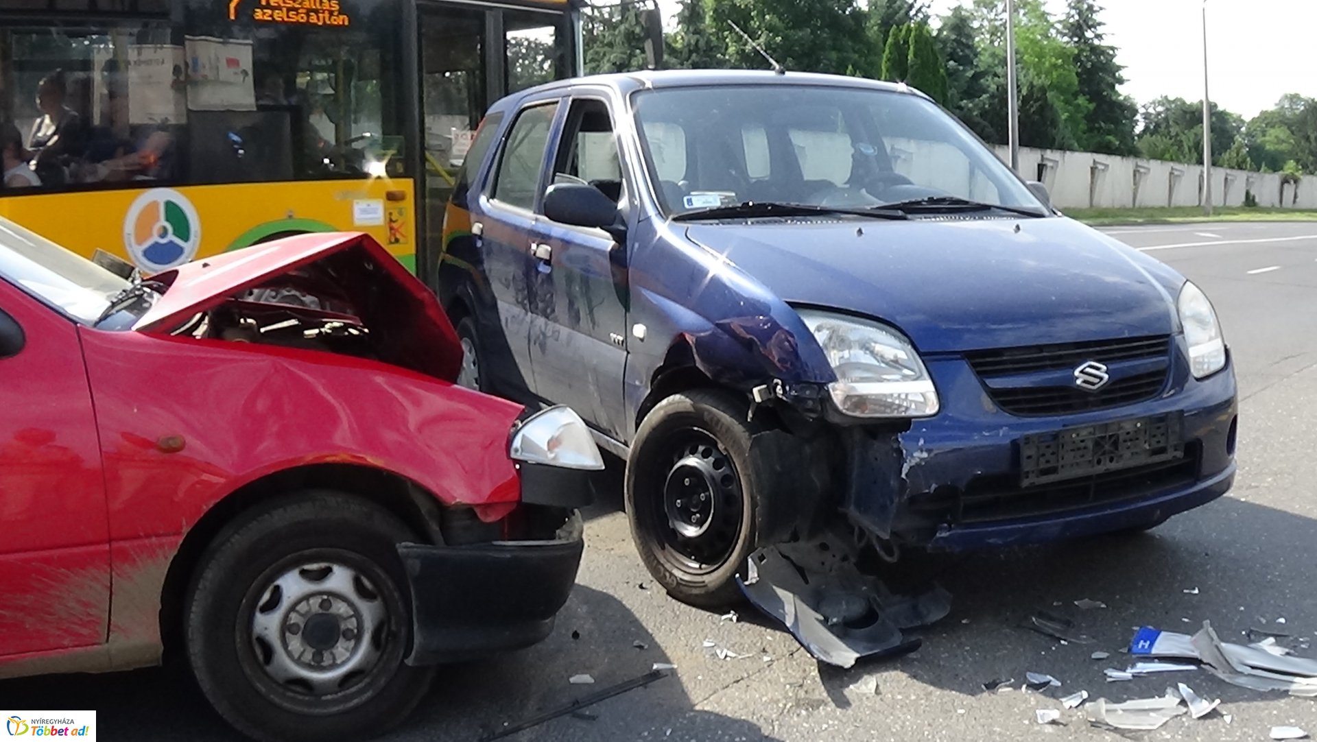 A Garibaldi és a Korányi Frigyes utca kereszteződésénél ütköztek