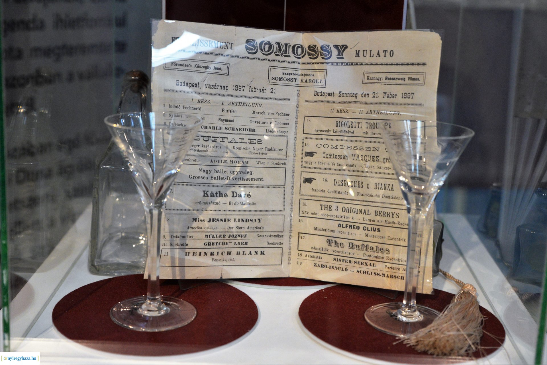 A HANDLÉTÓL A GRAND CAFÉIG kiállítás a Sóstói Múzeumfaluban