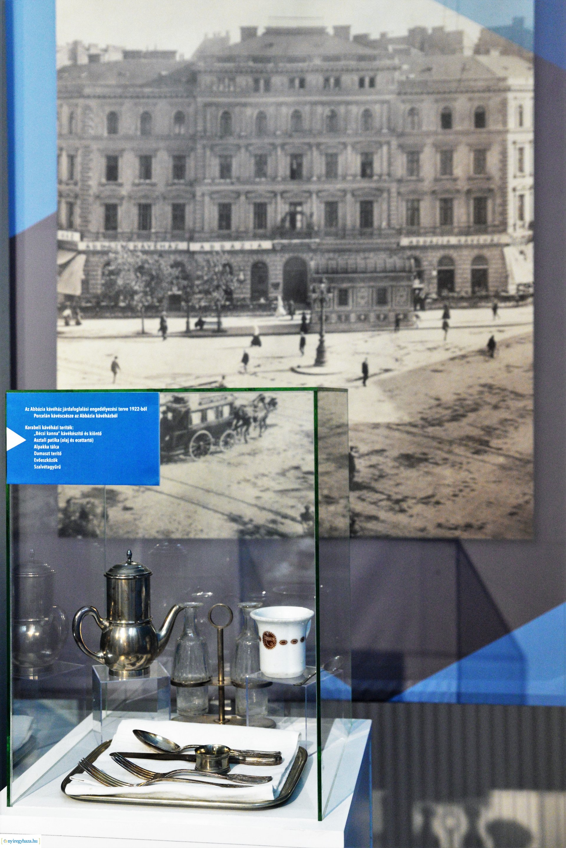 A HANDLÉTÓL A GRAND CAFÉIG kiállítás a Sóstói Múzeumfaluban