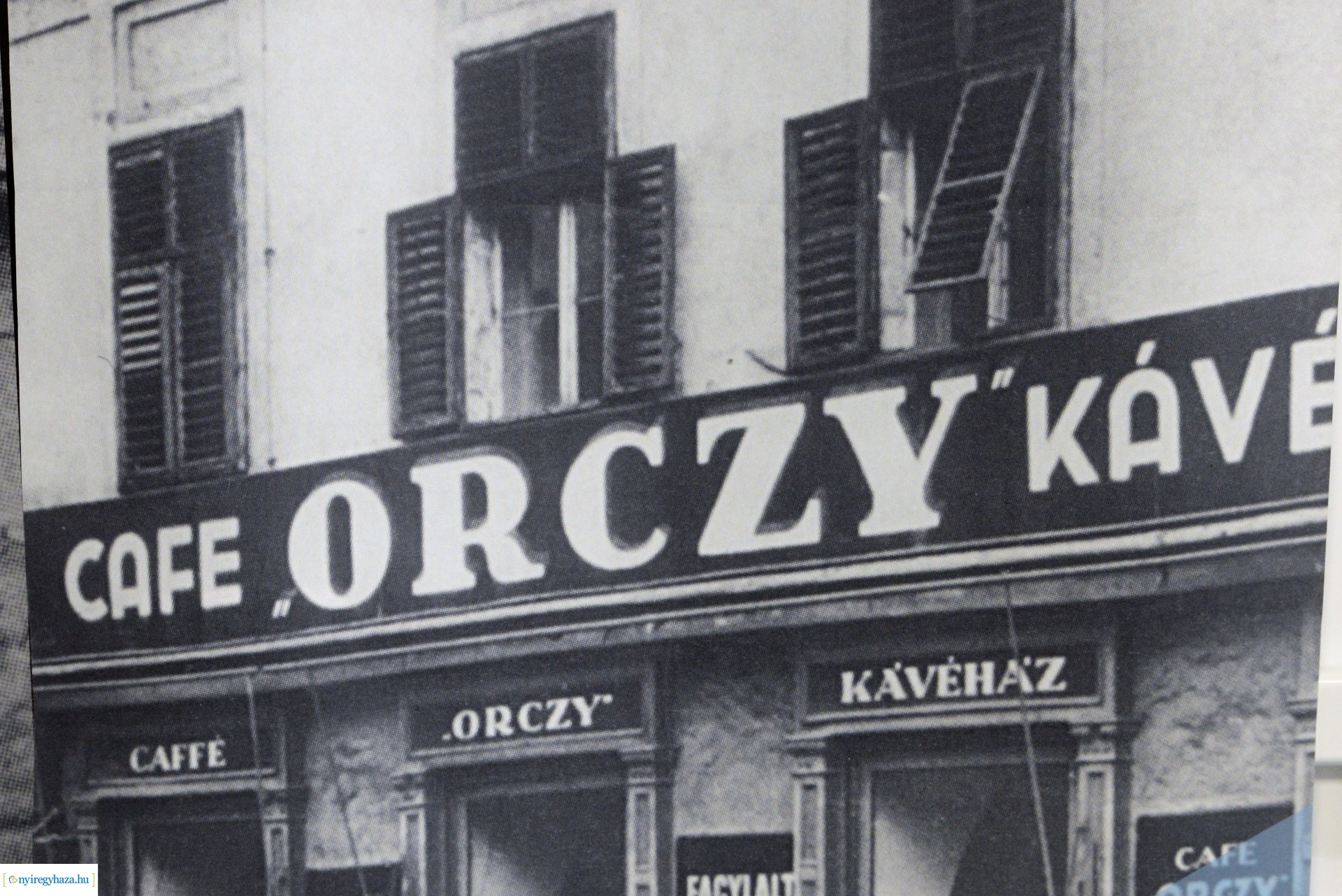 A HANDLÉTÓL A GRAND CAFÉIG kiállítás a Sóstói Múzeumfaluban