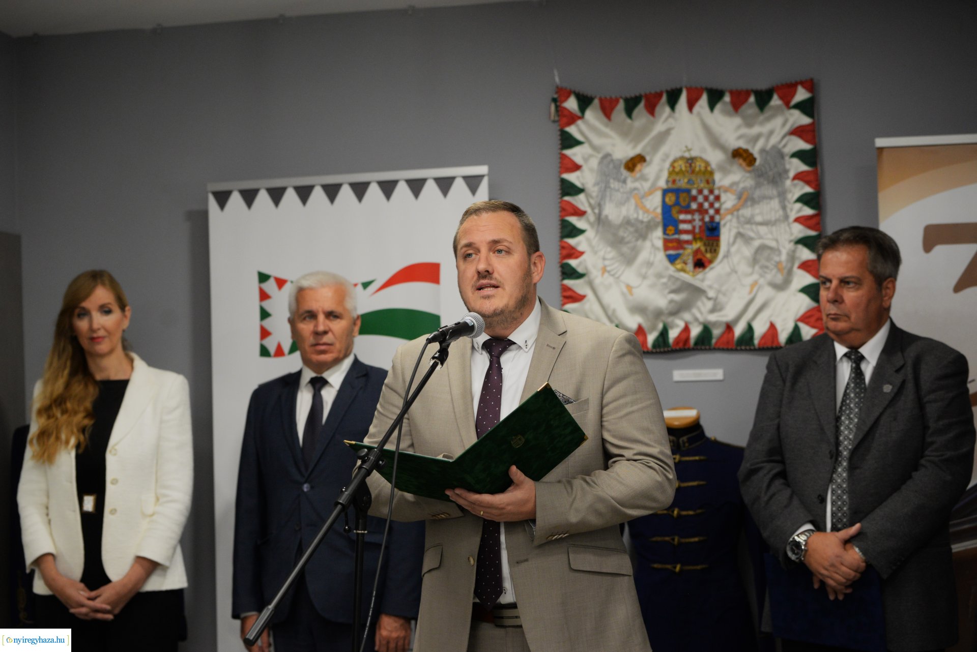 "A HAZA MINDEN ELŐTT" - kiállításmegnyitó a Kállay Gyűjteményben