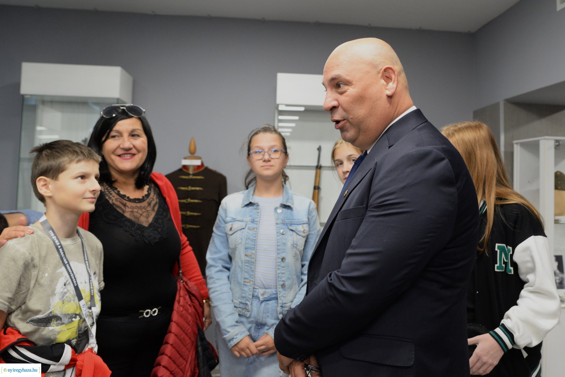 "A HAZA MINDEN ELŐTT" - kiállításmegnyitó a Kállay Gyűjteményben