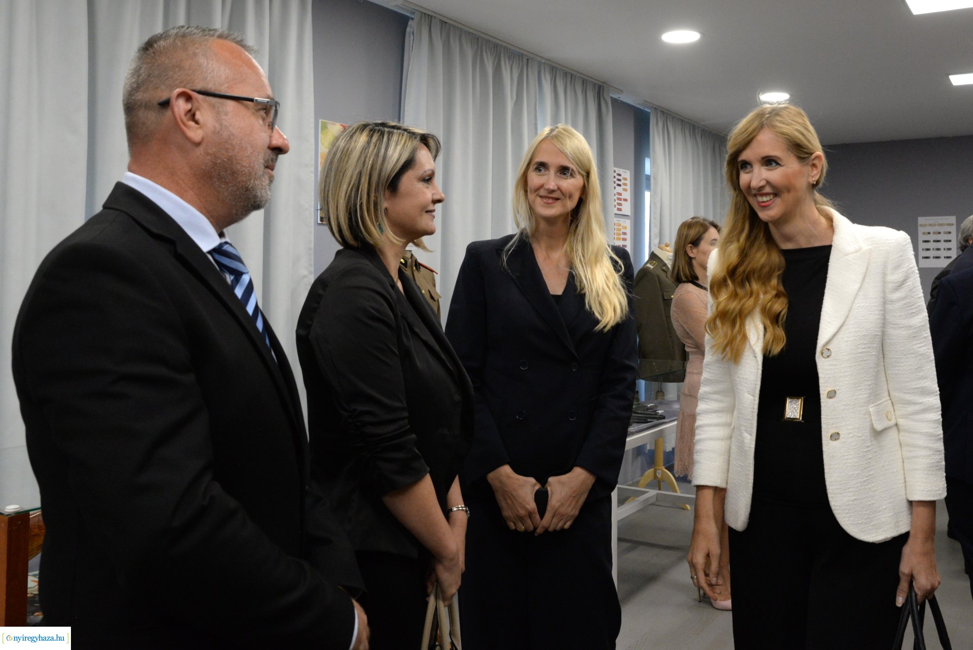 "A HAZA MINDEN ELŐTT" - kiállításmegnyitó a Kállay Gyűjteményben