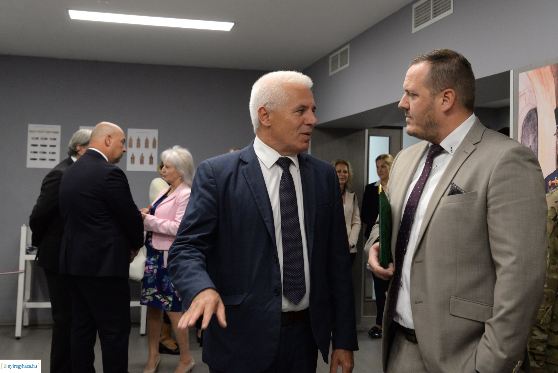 "A HAZA MINDEN ELŐTT" - kiállításmegnyitó a Kállay Gyűjteményben