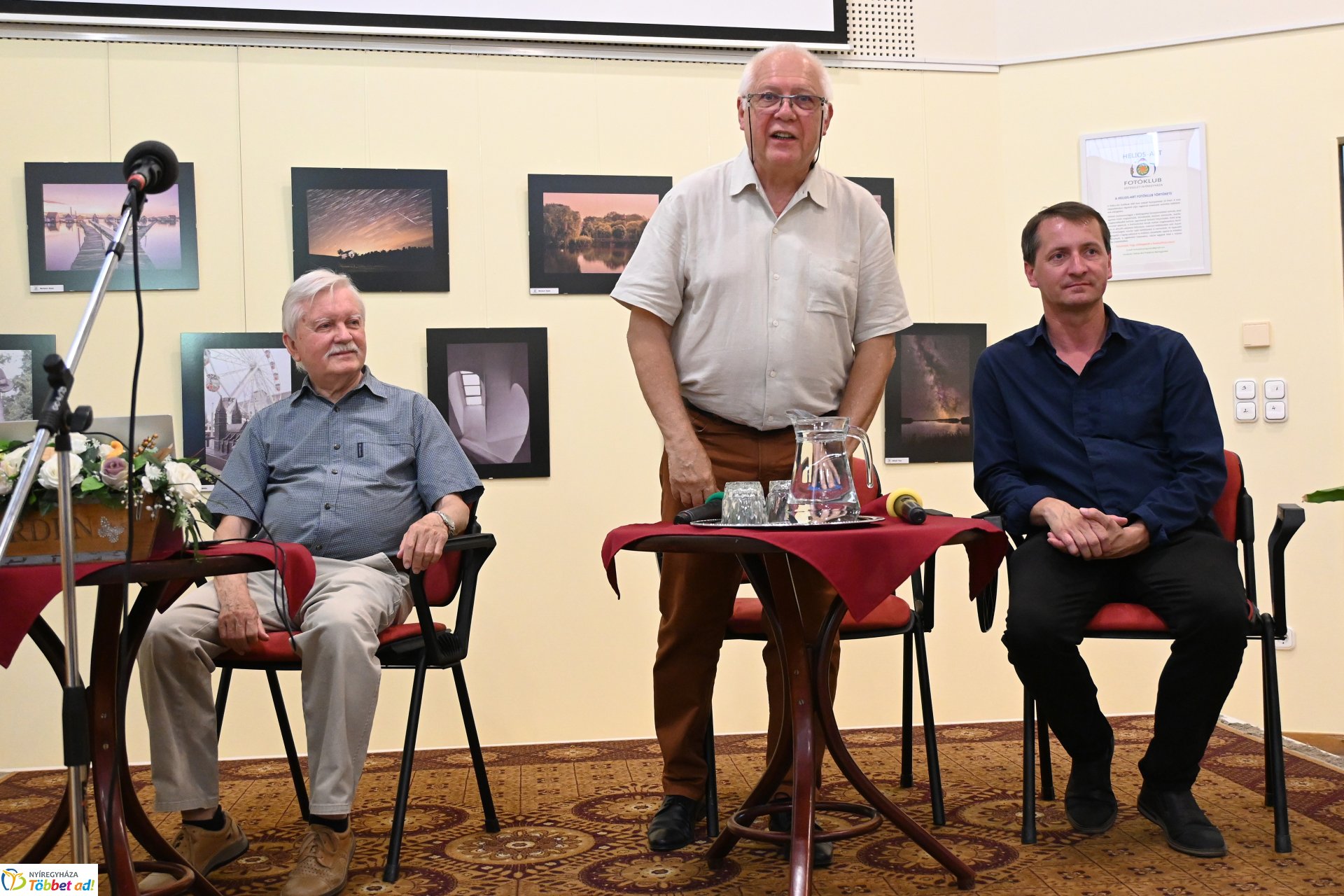 A Helios-Art Fotóklub kiállítása a könyvtárban