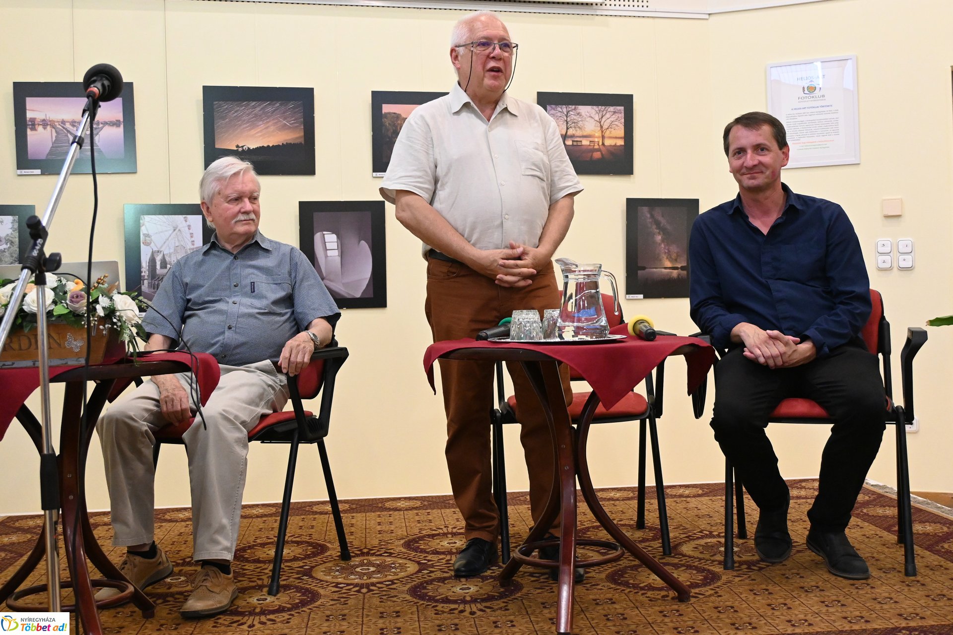 A Helios-Art Fotóklub kiállítása a könyvtárban