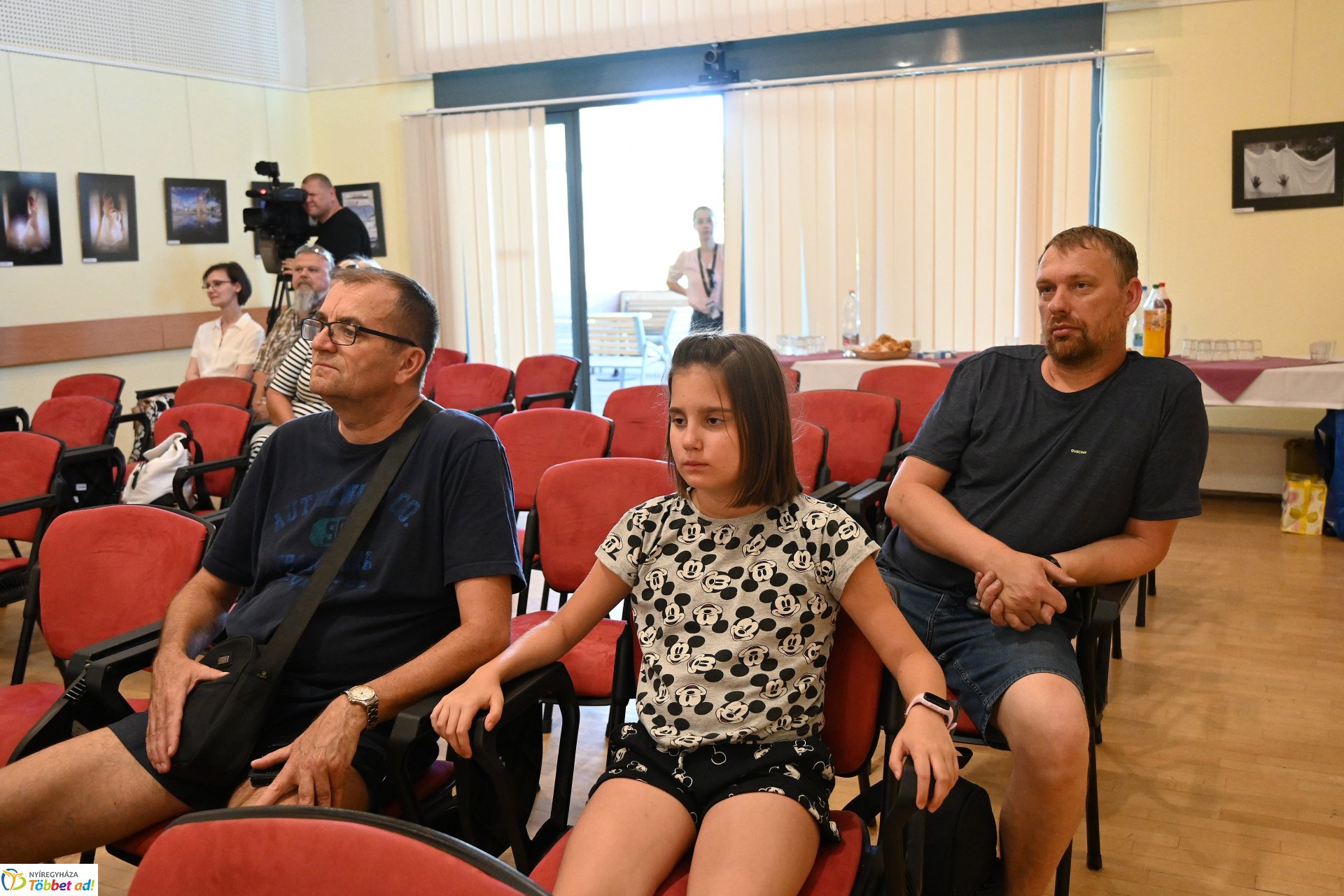 A Helios-Art Fotóklub kiállítása a könyvtárban