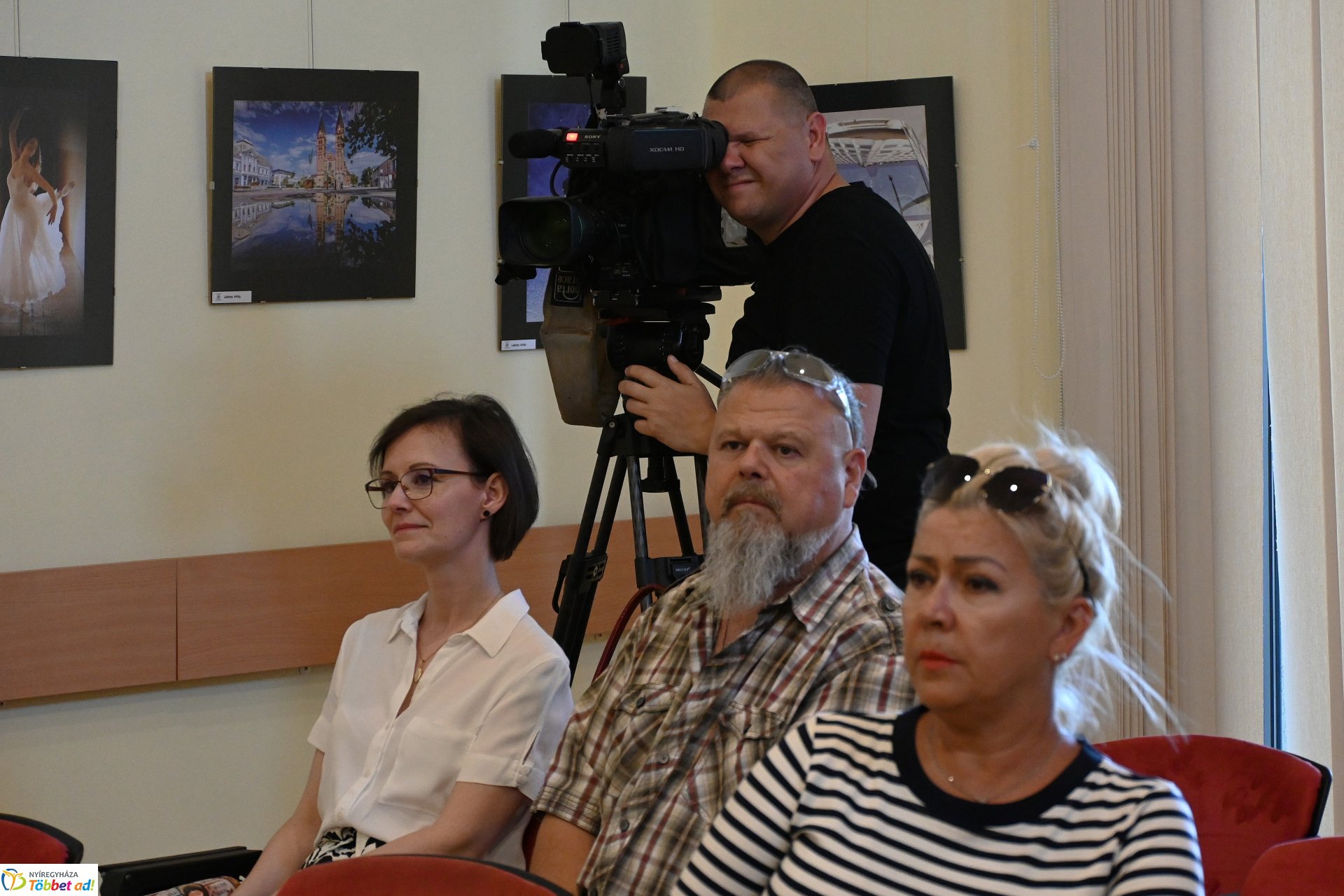 A Helios-Art Fotóklub kiállítása a könyvtárban