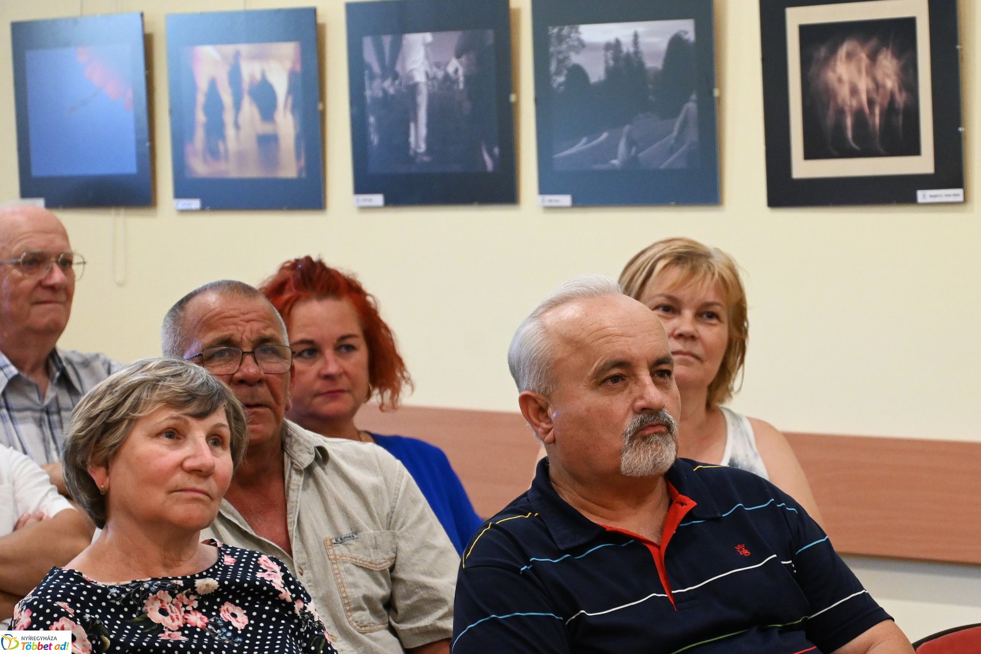 A Helios-Art Fotóklub kiállítása a könyvtárban