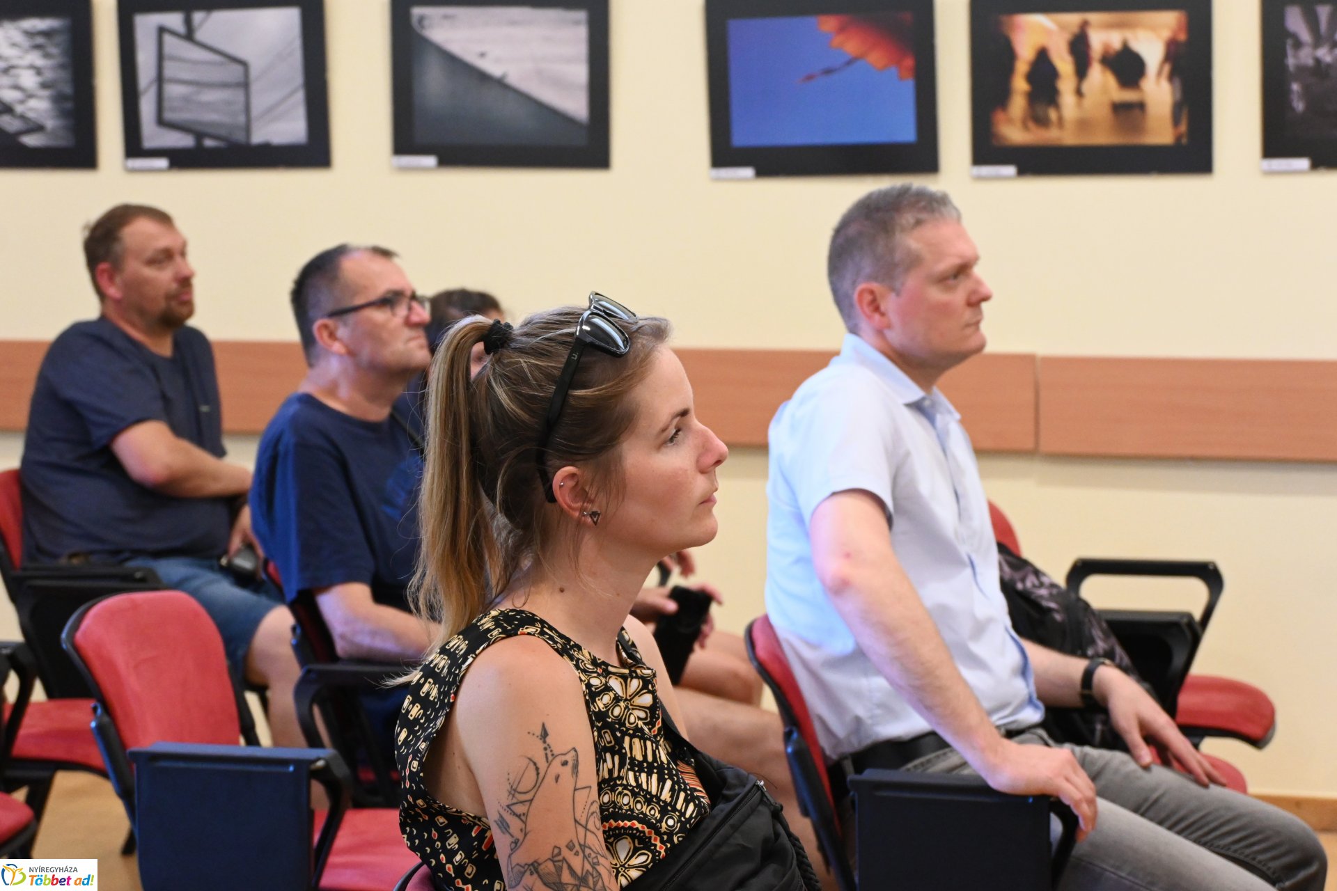 A Helios-Art Fotóklub kiállítása a könyvtárban